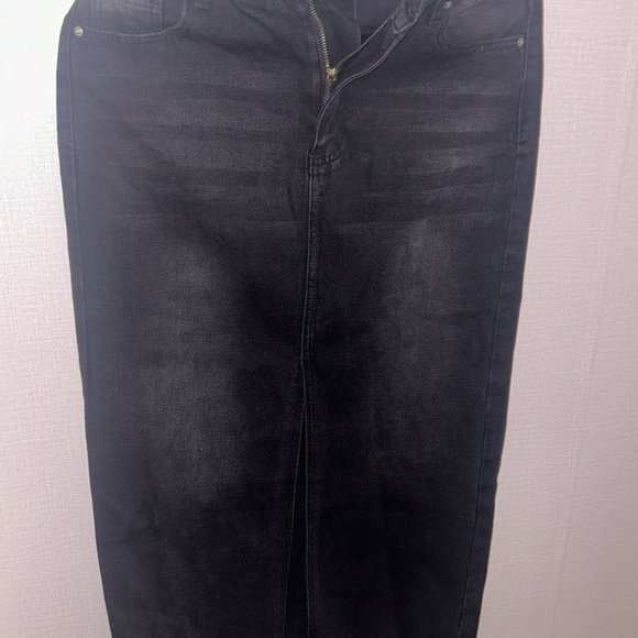 Washed Black Maxi Denim Skirt - Picture 3 of 4
